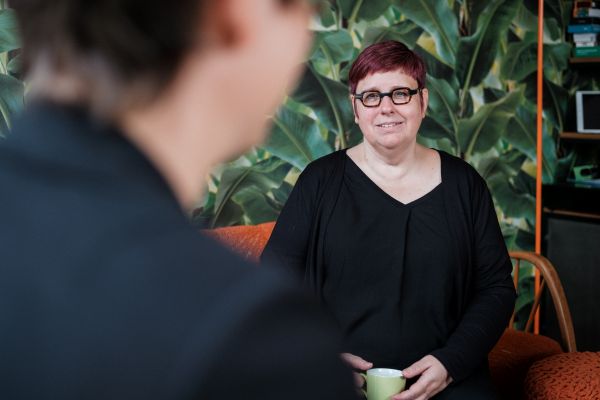Christine hört zu